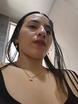 Naty_wet_17 stripchat live cam model