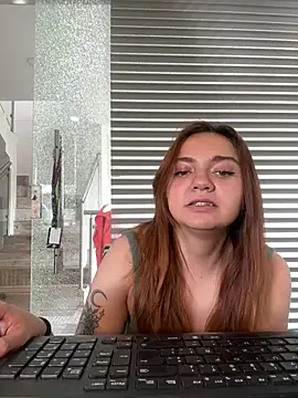 Samanthahez stripchat live cam model