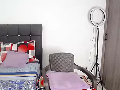 FireHots18 stripchat live cam model