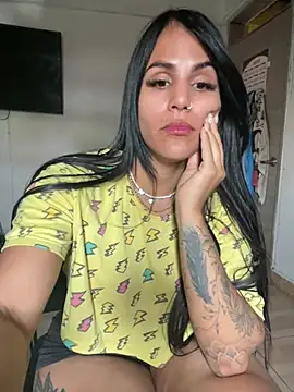 chiquiscaro stripchat live cam model