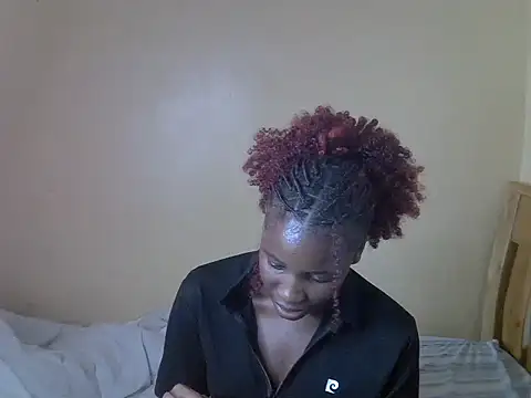 Petite_auraa stripchat live cam model