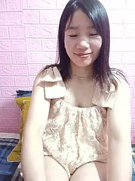 Yimy19 stripchat live cam model