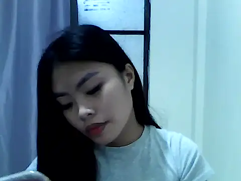 Yunnie_Chu stripchat live cam model