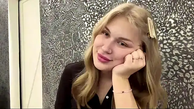 sorrelwood stripchat live cam model