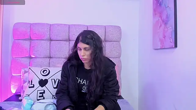 Harmony_Hills stripchat live cam model