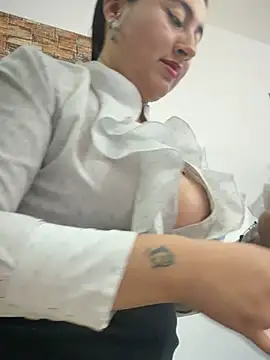 _Sarah-Office1 stripchat live cam model