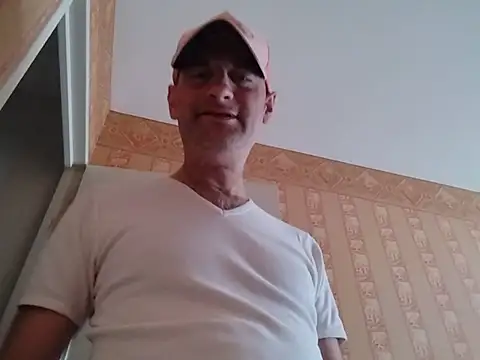 Perv10 stripchat live cam model