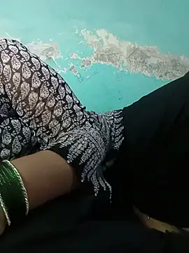 SANIYAMIRZA stripchat live cam model