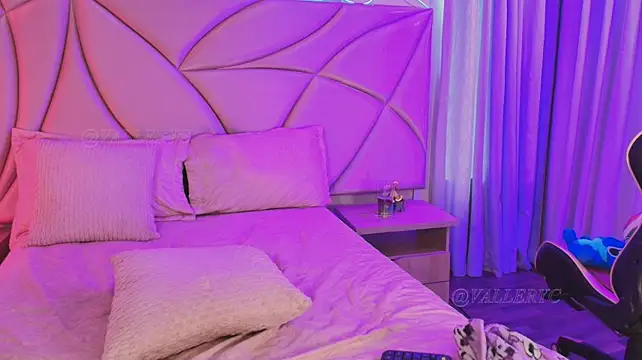 ValleryC stripchat live cam model