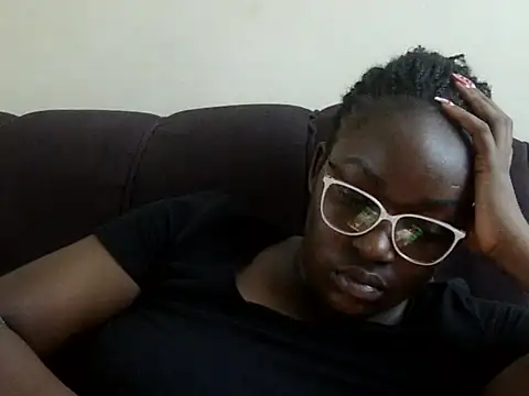 Sexy-suzy stripchat live cam model