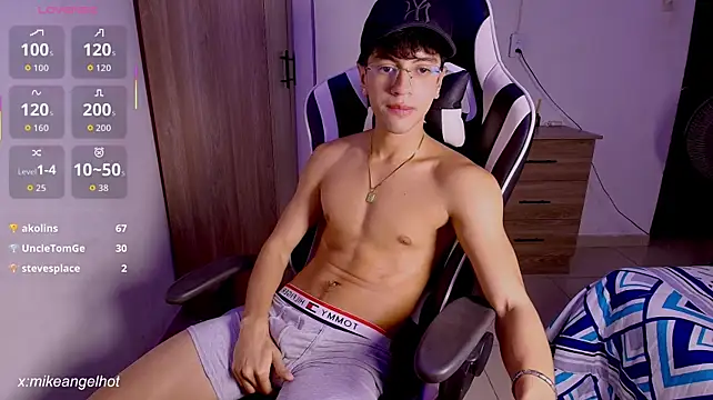 Angelligth stripchat live cam model