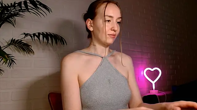 WhitePrincessLuna stripchat live cam model
