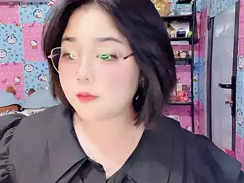 Nhanlu009 stripchat live cam model