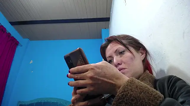 carolinhe26 stripchat live cam model