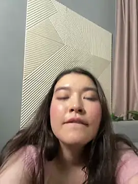 MomoRins stripchat live cam model