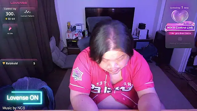 ChubbyBEAR039 stripchat live cam model