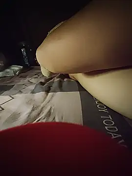 -Tara-a stripchat live cam model