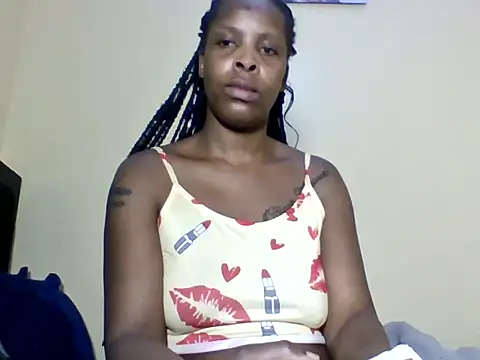 camila_lorah stripchat live cam model