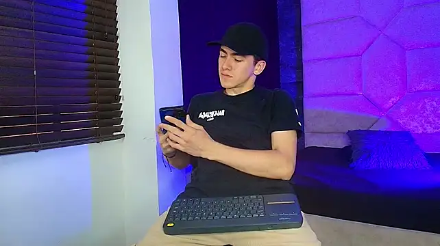 Tyler_Mcrey stripchat live cam model
