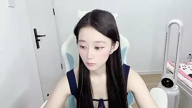 -qingqing stripchat live cam model