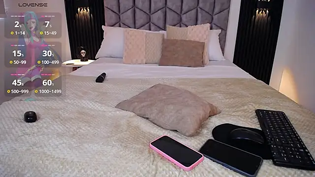 luna_ember1 stripchat live cam model