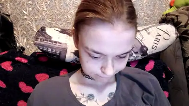 CaraDelevingnee stripchat live cam model
