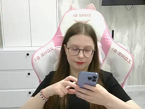 Elvirada stripchat live cam model