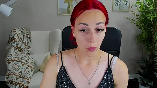 Liinda_Lee stripchat live cam model