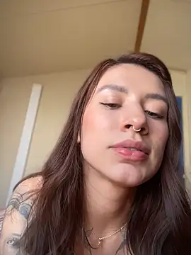 Kiraosborn stripchat live cam model