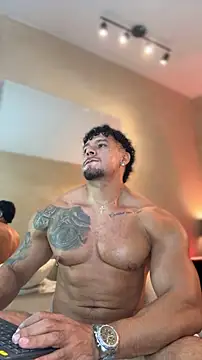MassimoWalton2 stripchat live cam model