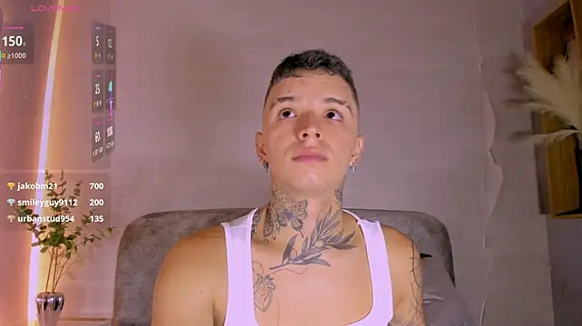 Ian_Castillo_ stripchat live cam model