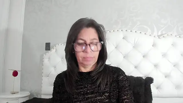 lena_gray stripchat live cam model