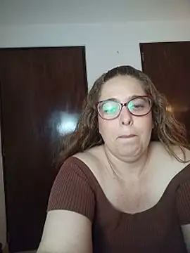 Kataleyamilf69_ stripchat live cam model