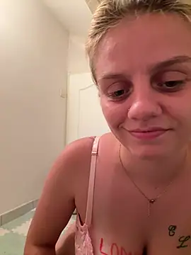 darknaavii stripchat live cam model
