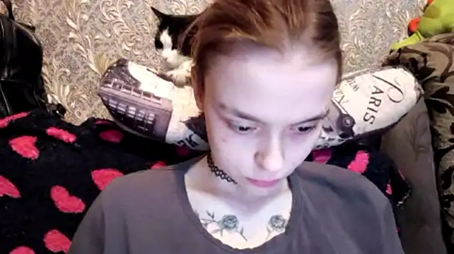 CaraDelevingnee stripchat live cam model
