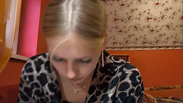 LavelleHolbrook stripchat live cam model