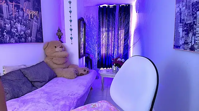 nina_smalls stripchat live cam model