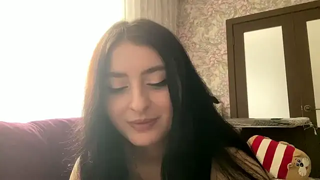 LucyOldershaw stripchat live cam model