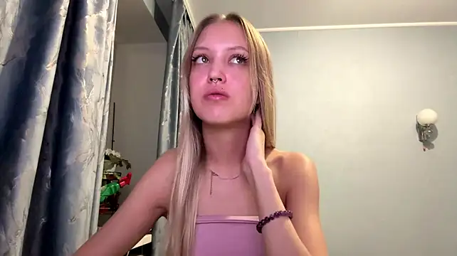 PilarShultz stripchat live cam model