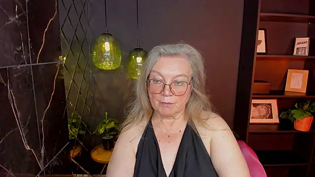NataliMellow stripchat live cam model