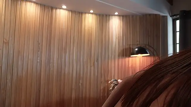 NaomiSainz stripchat live cam model