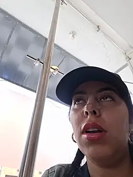 Luianna stripchat live cam model