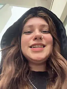lucy-joy stripchat live cam model