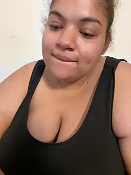 NiniDeluxee stripchat live cam model