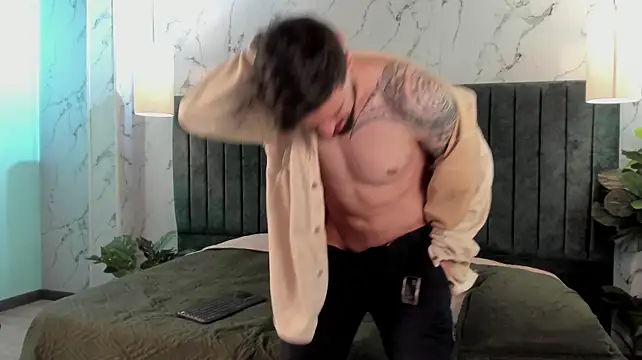 Liam_ashford stripchat live cam model