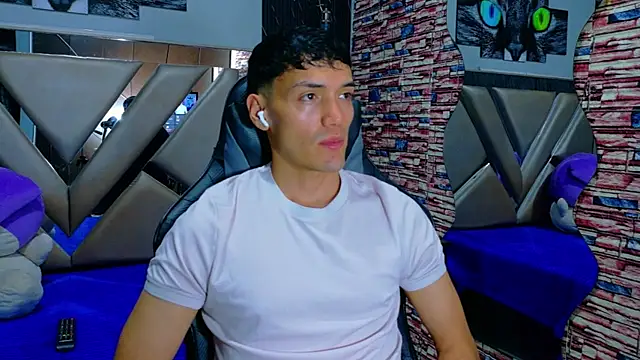 Aron_Darkx stripchat live cam model