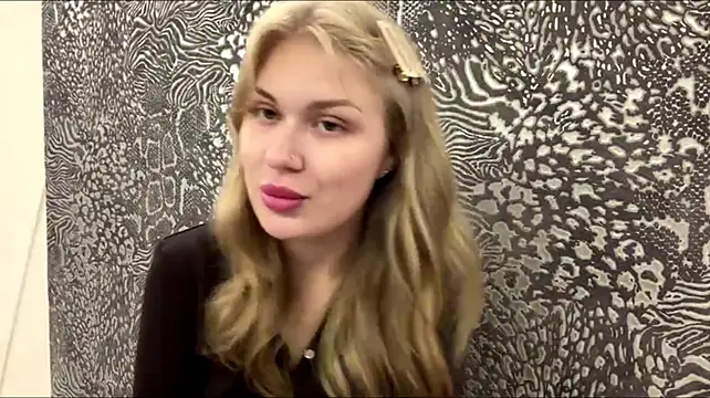 sorrelwood stripchat live cam model
