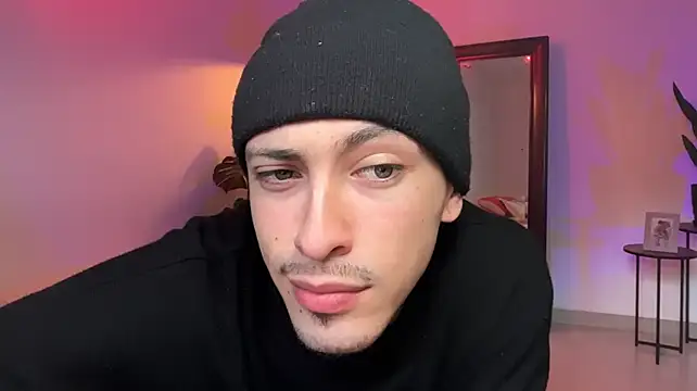 tevnoh stripchat live cam model