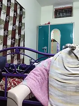 yamini1431 stripchat live cam model