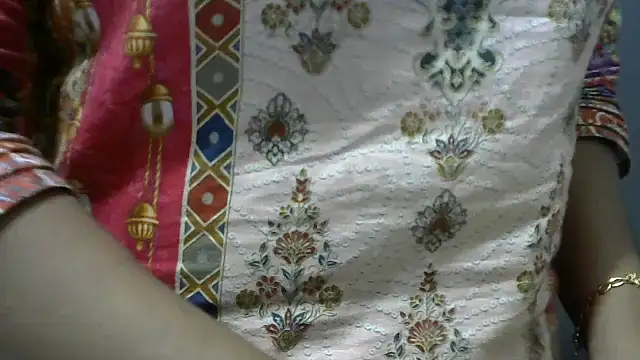sonia2222 stripchat live cam model